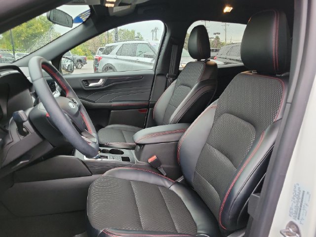 Certified 2024 Ford Escape ST-Line w/ Tech Pack #1 AWD/4WD image 9