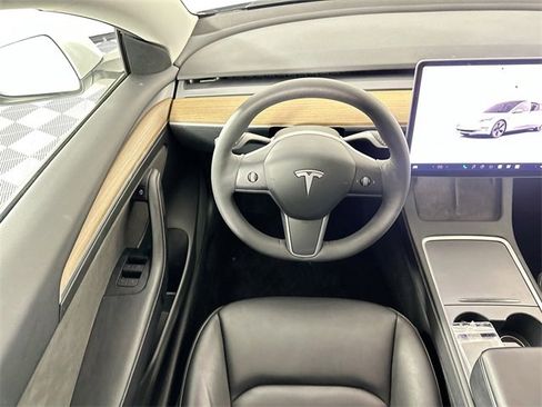 Used 2023 Tesla Model 3 Standard Range image 11