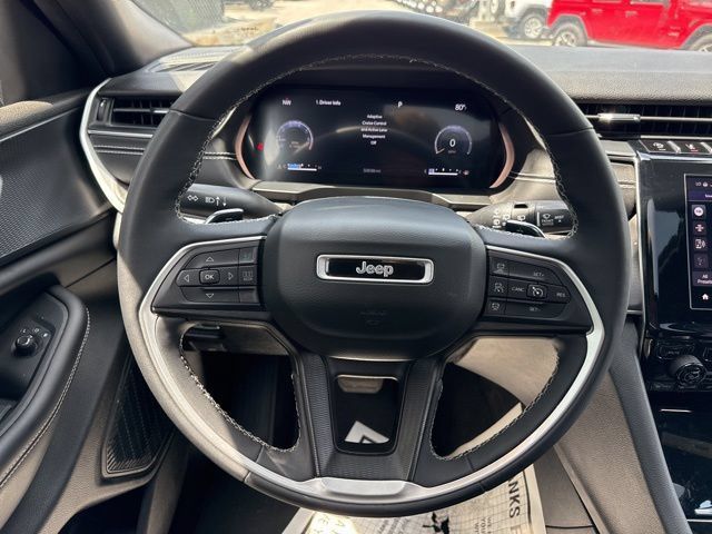 Used 2023 Jeep Grand Cherokee Altitude AWD/4WD image 19