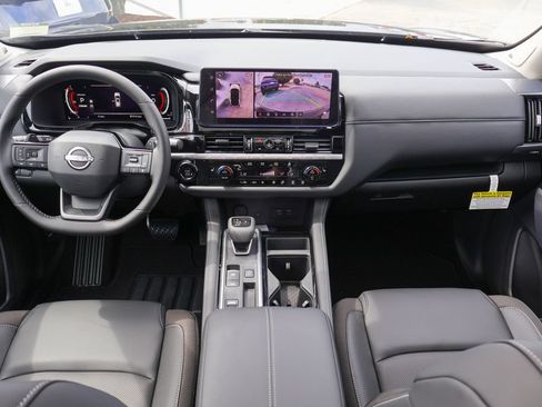New 2026 Nissan Pathfinder SL FWD image 6