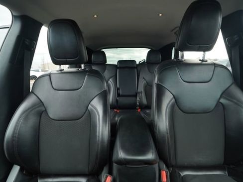 Used 2021 Jeep Cherokee Altitude image 33