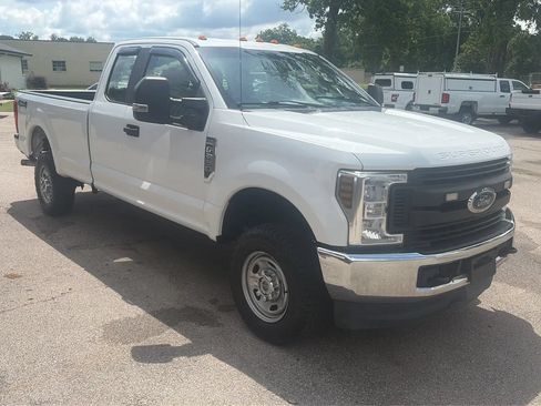 Used 2019 Ford F250 XL w/ XL Value Package AWD/4WD image 3