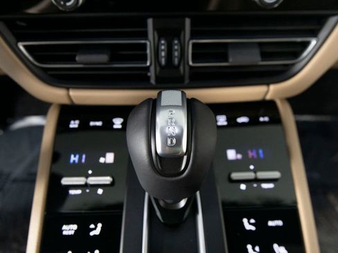 New 2026 Porsche Macan image 28