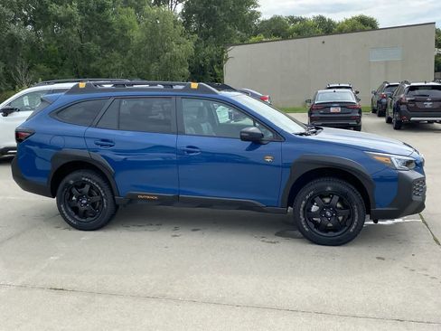 Used 2025 Subaru Outback Wilderness w/ Wilderness Package AWD/4WD image 8