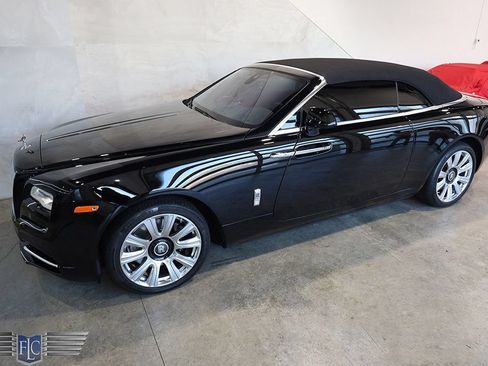 Used 2017 Rolls-Royce Dawn RWD image 13