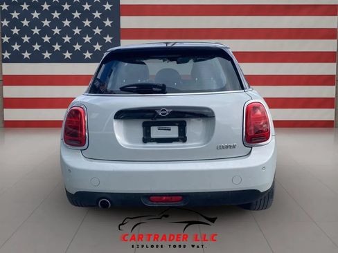 Used 2020 MINI Cooper 4-Door Hardtop w/ Storage Package FWD image 3