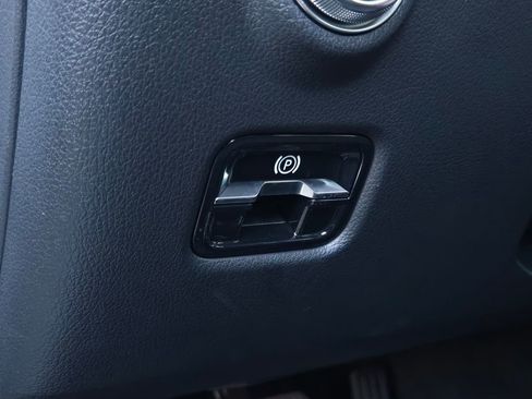Used 2023 Mercedes-Benz C 300 Sedan image 22