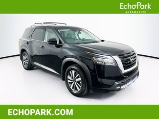 Used 2025 Nissan Pathfinder SL video 1
