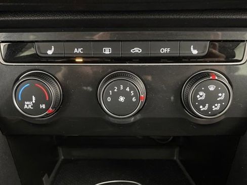 Used 2021 Volkswagen Tiguan SE R-Line image 40