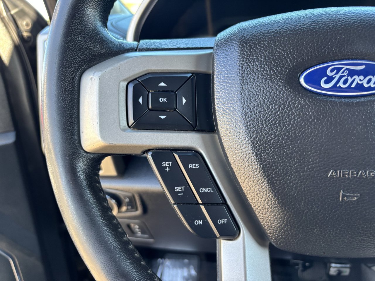 Used 2019 Ford F150 Lariat w/ Equipment Group 502A Luxury AWD/4WD image 25