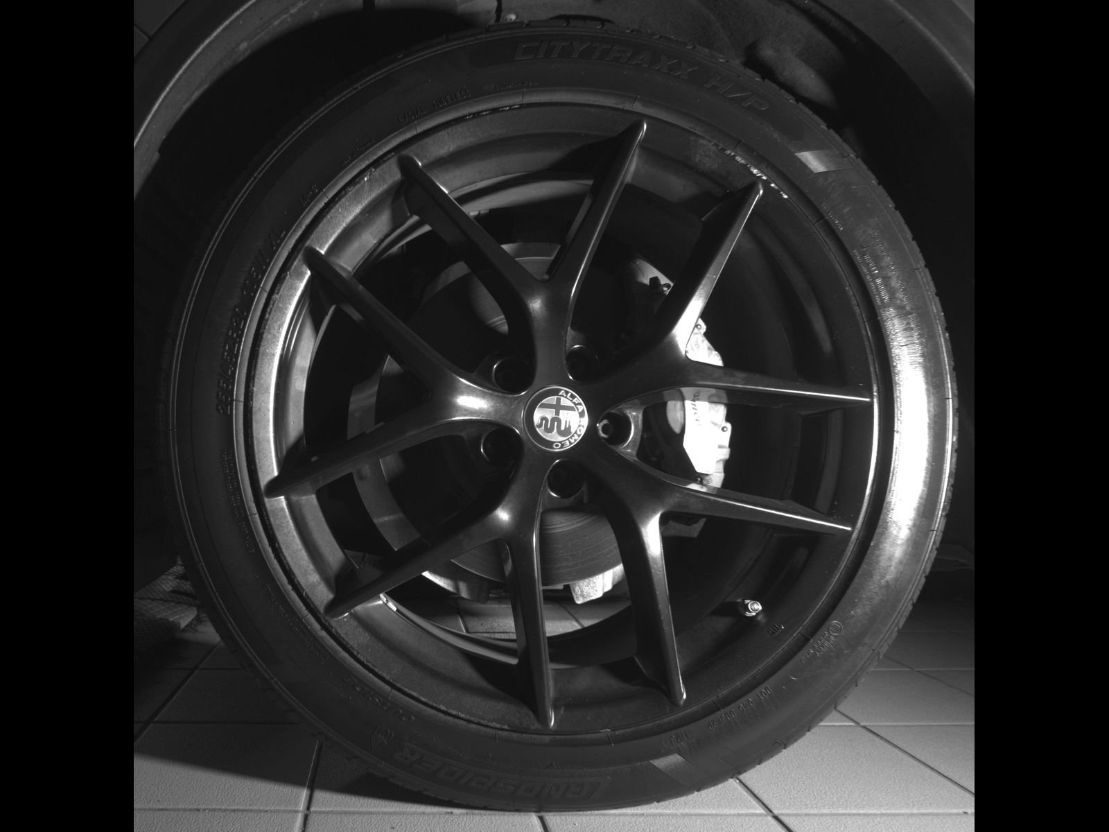 Used 2018 Alfa Romeo Stelvio Ti AWD/4WD image 27