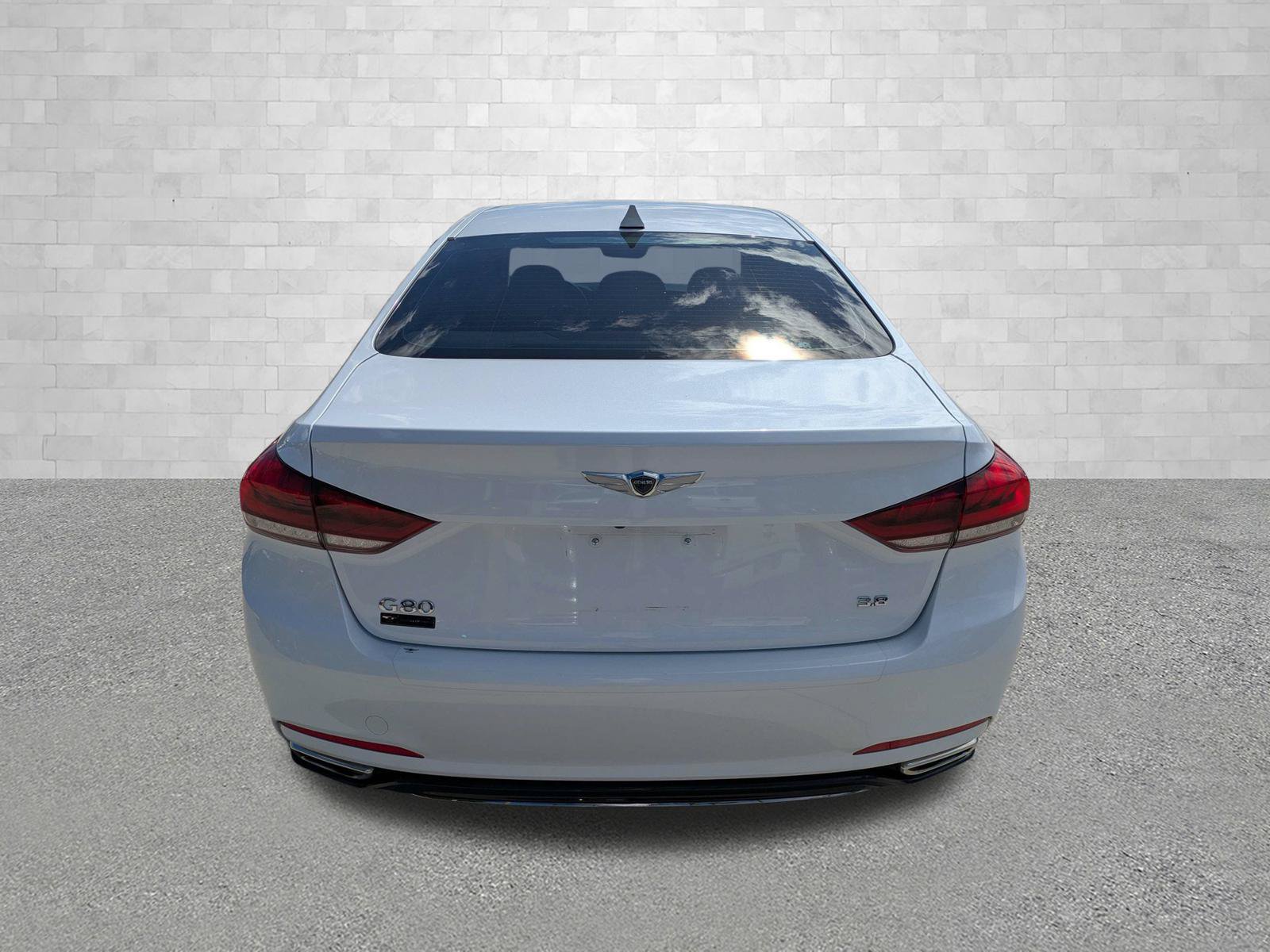 Used 2018 Genesis G80 3.8 RWD image 3