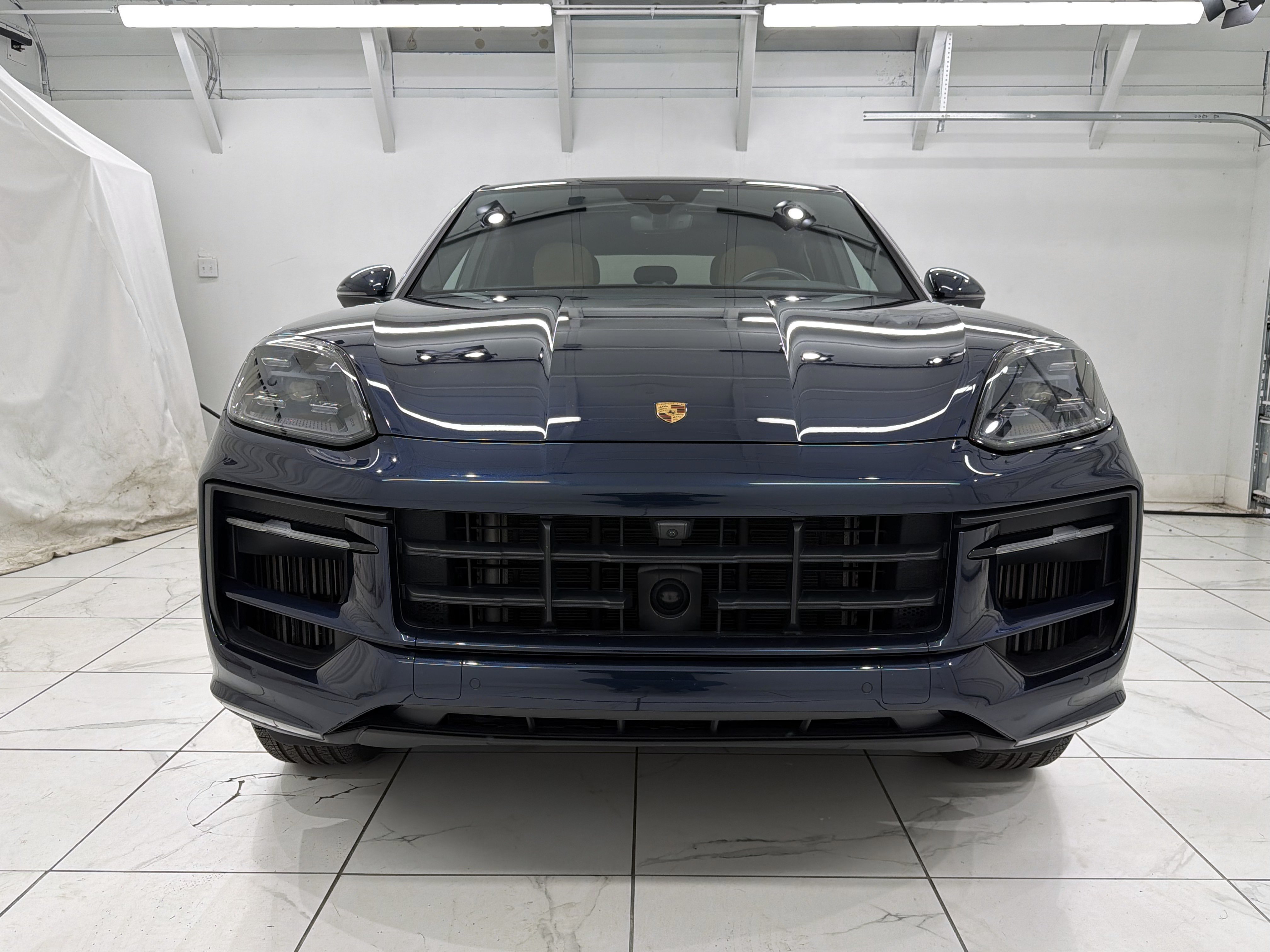 Certified 2024 Porsche Cayenne Coupe AWD/4WD image 8