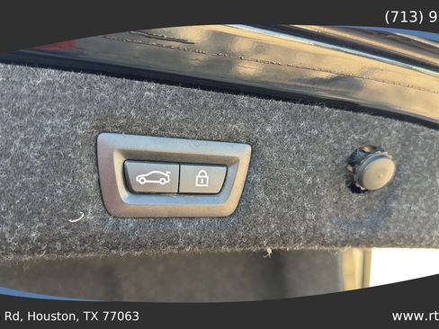 Used 2022 BMW 530i w/ Premium Package RWD image 34