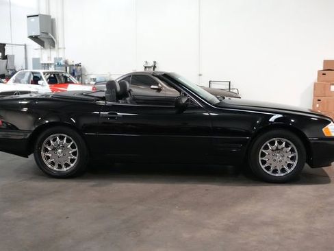 Used 1997 Mercedes-Benz SL 320 image 4