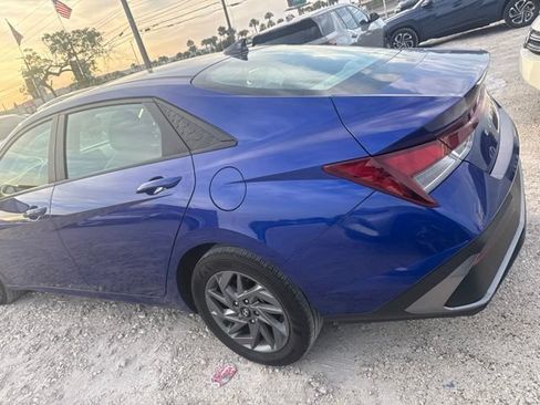 Used 2024 Hyundai Elantra SEL FWD image 9