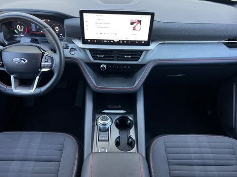 Used 2025 Ford Explorer ST-Line w/ ST-Line Street Pack AWD/4WD image 3