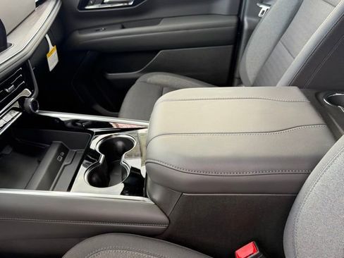 New 2026 Chevrolet Suburban LS w/ Max Trailering Package AWD/4WD image 34