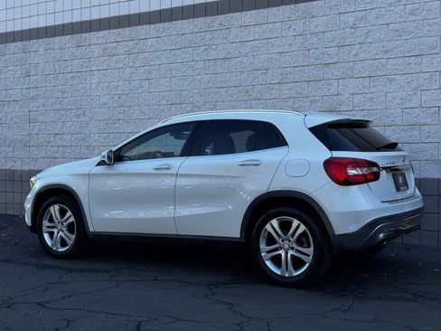 Used 2016 Mercedes-Benz GLA 250 4MATIC w/ Premium Package image 2