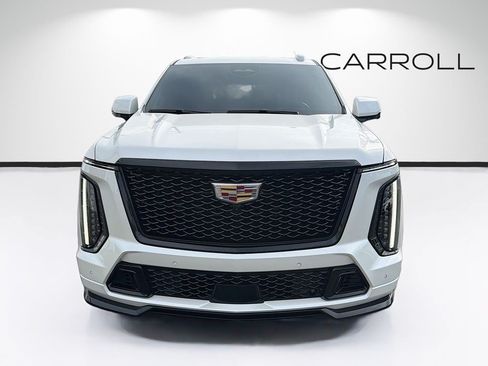 Certified 2025 Cadillac Escalade ESV V AWD/4WD image 8