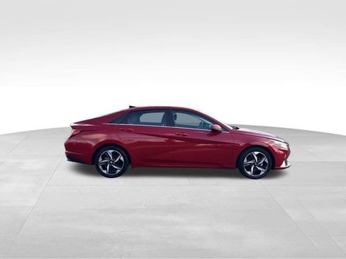 Used 2022 Hyundai Elantra Limited FWD image 6