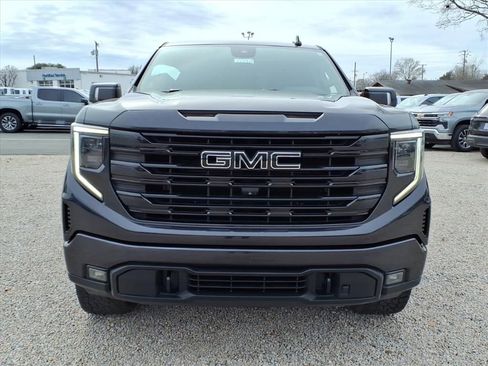 Used 2022 GMC Sierra 1500 Elevation w/ Elevation Premium Package image 2