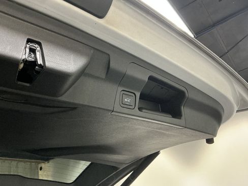 Used 2019 GMC Acadia SLE FWD image 27