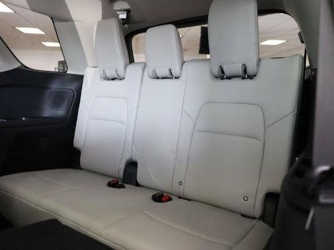 New 2026 Nissan Pathfinder SL w/ SL Premium Package AWD/4WD image 30