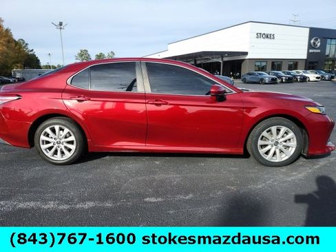 Used 2020 Toyota Camry LE image 6
