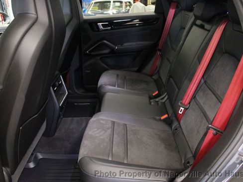 Used 2023 Porsche Cayenne GTS w/ Premium Package AWD/4WD image 32