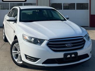 Used 2016 Ford Taurus SEL image 1