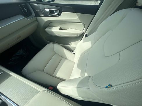 Certified 2024 Volvo XC60 B5 Plus w/ Protection Package Premier image 15