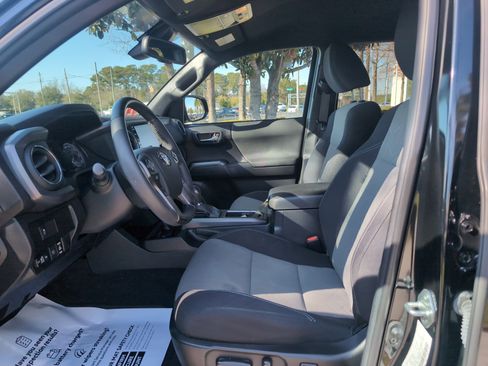 Certified 2022 Toyota Tacoma TRD Sport image 16