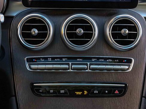 Used 2022 Mercedes-Benz GLC 300 4MATIC image 13