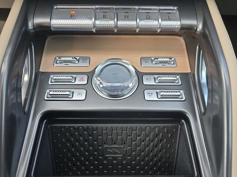 New 2025 Lincoln Nautilus Reserve image 18