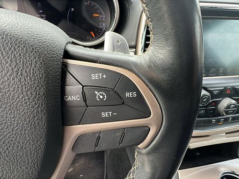 Used 2014 Jeep Grand Cherokee Overland w/ Trailer Tow Group IV image 29