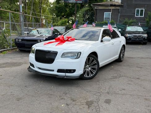 Used 2012 Chrysler 300 S RWD image 3