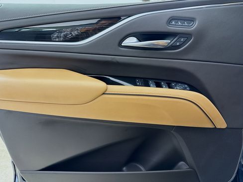 Used 2023 Cadillac Escalade ESV Sport w/ Touring Package image 18