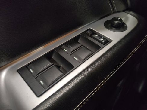 Used 2017 Jeep Compass Latitude image 27