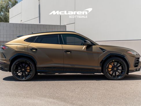 Used 2021 Lamborghini Urus AWD/4WD image 8