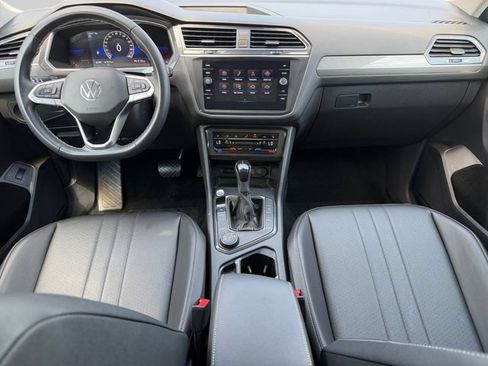 Used 2022 Volkswagen Tiguan SE w/ Panoramic Sunroof Package AWD/4WD image 14
