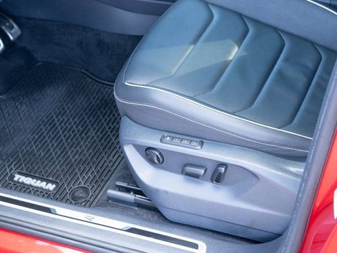 Used 2024 Volkswagen Tiguan SEL R-Line image 26