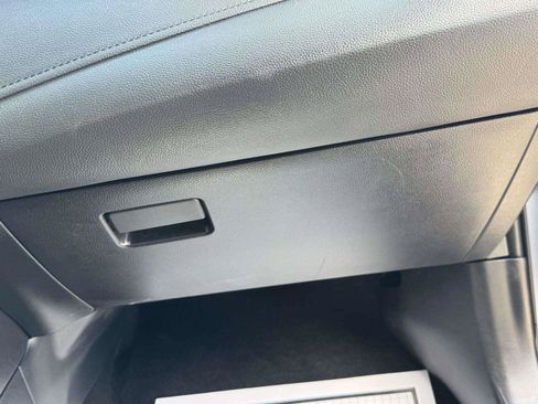 Used 2025 Toyota Corolla SE FWD image 39