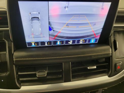 Used 2021 GMC Yukon SLT w/ SLT Luxury Plus Package image 14