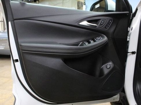 Used 2023 Buick Encore GX Essence w/ Experience Buick Package FWD image 17