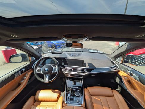 Used 2022 BMW X7 M50i AWD/4WD image 10