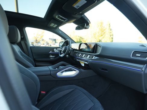 New 2026 Mercedes-Benz GLE 53 AMG 4MATIC Coupe image 40