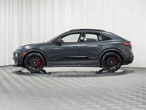 New 2026 Porsche Macan GTS Electric image 31