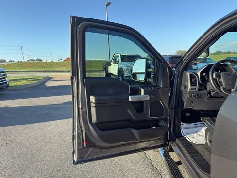 Used 2022 Ford F250 Lariat w/ Lariat Value Package image 17