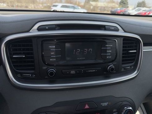 Used 2016 Kia Sorento EX image 17